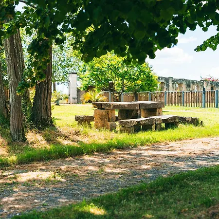 Pensión Domaine De Canteloup Au Coeur Des Vignes Avec Piscine *